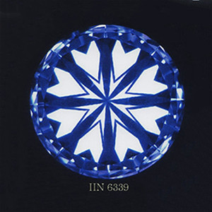 ダイヤモンドの結晶の写真